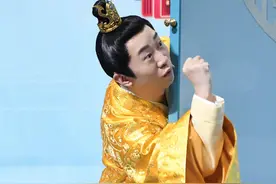 杨迪是《王牌》里的精髓，敢吐槽贾玲怼新人，他被赞是沈腾接班人图片