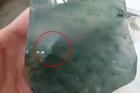 网上买翡翠，如何通过照片区分到底是裂是纹还是棉？（图文并茂）图片