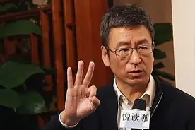 白岩松：有格局的父母，要舍得让孩子吃这3种苦，长大会更有出息图片
