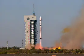 疑似美国卫星破坏中国卫星，美国太空军事化进程需引发全人类深思图片