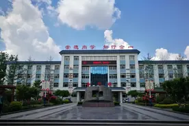 聊城三中有多强大？看了这些才知道：全市高中唯一“省先进”！本科升学率94%图片