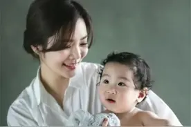 蔡琳好绝，和高梓淇离婚后，孩子改姓朴，三岁才告诉他爸爸是谁图片
