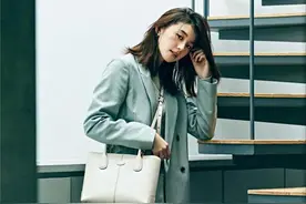 春天衣服不用多，有这“2裤2裙3上衣”就够了，简约大方又时髦图片