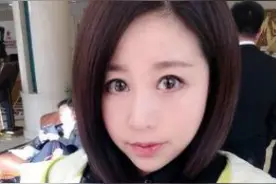 最美台球裁判！因低胸装被怒喷无奈移民，疫情暴发人肉背口罩回国图片