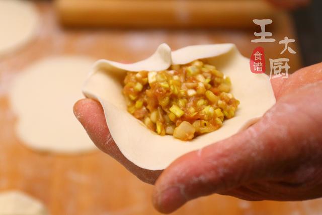 蒜黄猪肉馅饺子怎么做才好吃？详细步骤教你做