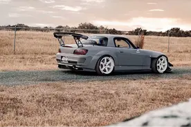 水泥灰的“轰达”S2000图片