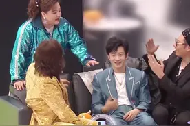 尖叫夜尴尬现场：黄晓明被贾玲怼，9个男星群魔乱舞，华少头大了图片