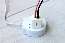 原装并非理想选择，优越者充电头数据线高速快充横扫电荒图片