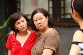 新手宝妈刚出月子，小姑子就把孩子送了过来，“顺便帮带一下”图片