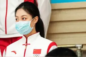 22岁的奥运代表团美女教练，胡雨卉这么好看，美丽与实力并存图片