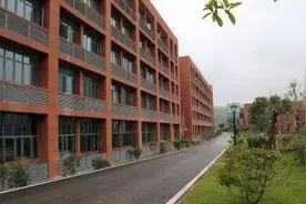 高三考生填志愿时注意！今年重庆新增3所大学，其中一所华为投资图片