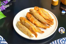 炸鱼时，有人裹面粉，有人直接下油锅，教你正确做法，又酥又脆图片