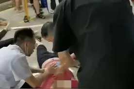 这些师生，暴雨中你们救人的样子真美！图片