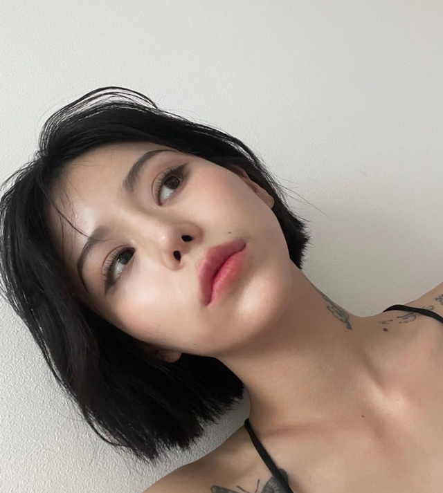 又酷又飒的女生短发图片 - 冷求网