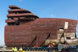 俄罗斯私人舰队比海军更牛：短短十年服役两艘万吨游艇图片