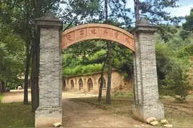 因无炮可用留在后方休整，无意中发现日寇重炮，成为头号火力王牌图片