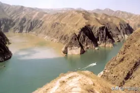 村民无意捡到一把生锈的小刀，不起眼的它，竟是当之无愧的国宝图片