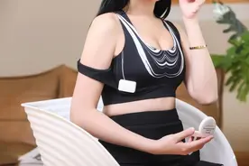 来大姨妈前胸部胀痛、变硬、脾气暴躁？试试这一招图片