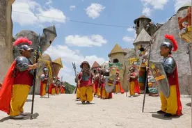 “矮小症患者”们的童话城堡：所有人身高不超1.3米，能一起生活是期盼的事图片