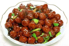 简单几步做出家人爱吃的焦溜丸子，又香又嫩，老人孩子多吃半碗饭图片