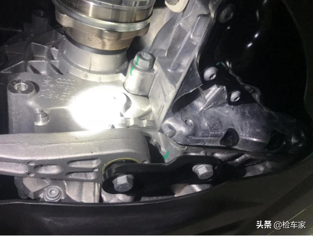 途观方向盘灯亮怎么办