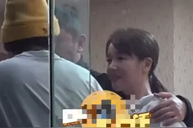 和丈夫结束11年婚姻，不久便和小鲜肉回酒店过夜，看来浪姐还没老图片