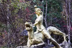 赤手空拳打死2.5米长金钱豹，被授予打豹英雄 ，誉为女武松图片