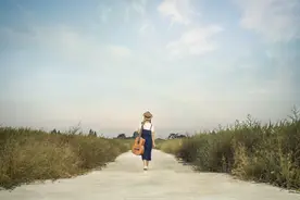 指望别人，不如投资自己图片