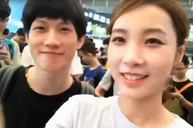 斗鱼女流和YJJ官宣 超级小桀罕见回忆过往，曾在台上说喜欢她图片