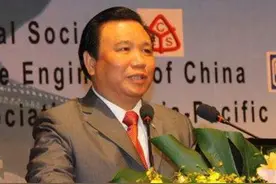 电池大王钟馨稼：为美国高校捐款1000万，称中国穷和我没关系图片