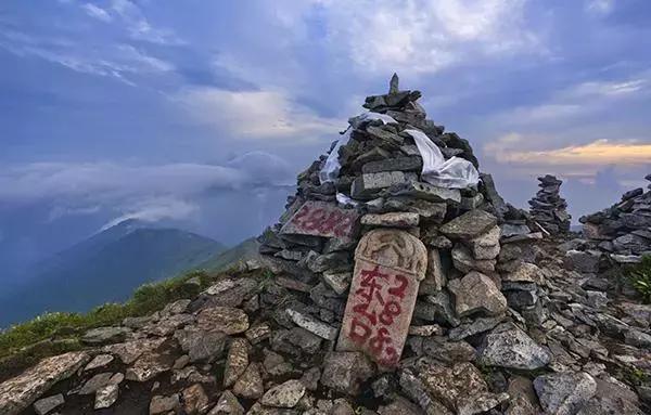 跟着郑州户外驴友团，徒步中国十大非著名山峰
