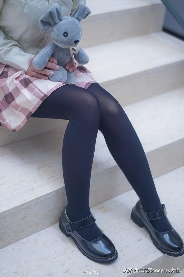 ��Ե֮�ա�����Ұ�cos���ľ������С���ã������ȷ��˱�����