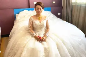 恭喜！31岁女星徐紫淇嫁农村望族，穿30斤婚纱戴大金牌排场大图片
