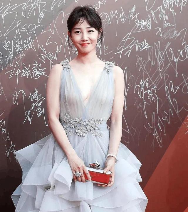 白百何前有"一指禅",后有大量不雅照流出,是否该封杀了