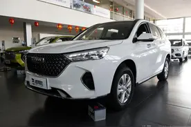 价格不到8万2，空间挺大又实惠，自动挡SUV，带你看哈弗M6图片