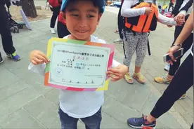 父母跟孩子间的默契该如何培养？不妨看看这位老爸的“花式带娃”图片