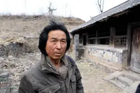 北大硕士王青松：与学霸妻子归隐深山10年花光积蓄350万，现如何图片