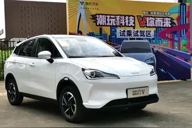 试驾哪吒V：最便宜的纯电动SUV，开起来却像MPV？图片