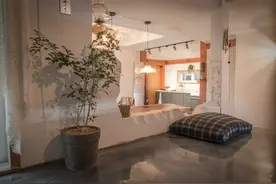 这对夫妻离开城市，坚持回到农村，翻新祖宅，过上朴实的生活图片