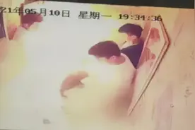 3秒！电梯里乘客瞬间被“吞没”，包括一名婴儿…图片
