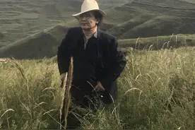 高原上的诗魂——论中国当代十大杰出民族诗人阿尔丁夫·翼人图片