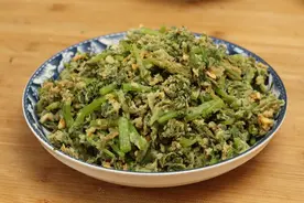 9月，遇见茼蒿别错过，买2斤蒸着吃，鲜香美味，好吃又解馋图片