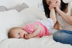 母婴关系分离，人类婴儿的依赖现象，依赖还是自立？图片