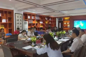 何西庆到洋浦与信访群众面对面交流 实打实解决包案信访事项图片