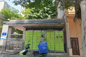 小区快递柜超过18小时不再免费，南宁很多小区也有，用还是不用？图片