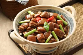 精品珠江 | 这焖了上百年羊肉煲，连蔡澜都赞不绝口图片