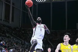 一半天使一半魔，希望与失望并存，史蒂芬森的CBA历程难言出色图片