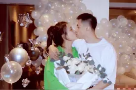 中国男蓝赵继伟求婚成功！晒激吻照秀恩爱，与演员女友相恋7年图片