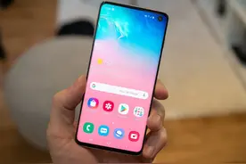 三星火力全开，2K屏+IP68+无线充电，4G旗舰跌至“小米价”！图片
