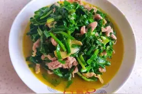 韭菜炒肉丝好吃的关键在这里，韭菜青翠，肉丝鲜嫩，操作有诀窍图片